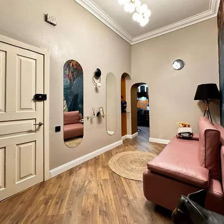 Deribasivska 10 Luxury מלון דירות 4*