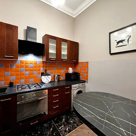 Deribasivska 10 Luxury מלון דירות 4*