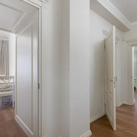 Deribasivska 10 Luxury 4*