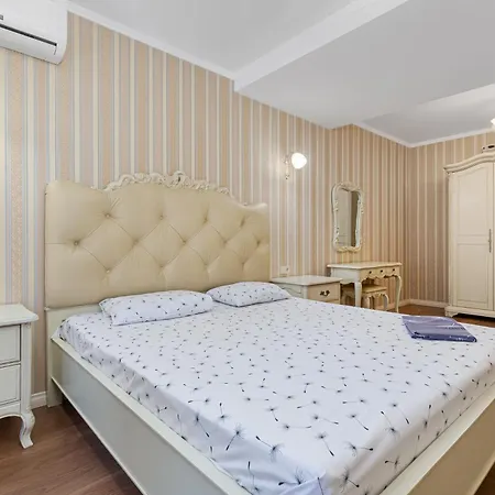 Hotel apartamentowy Deribasivska 10 Luxury Odessa