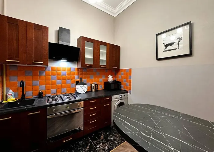 Deribasivska 10 Luxury Aparthotel 4*