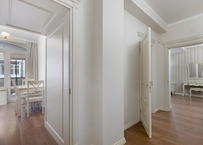 Deribasivska 10 Luxury 4*